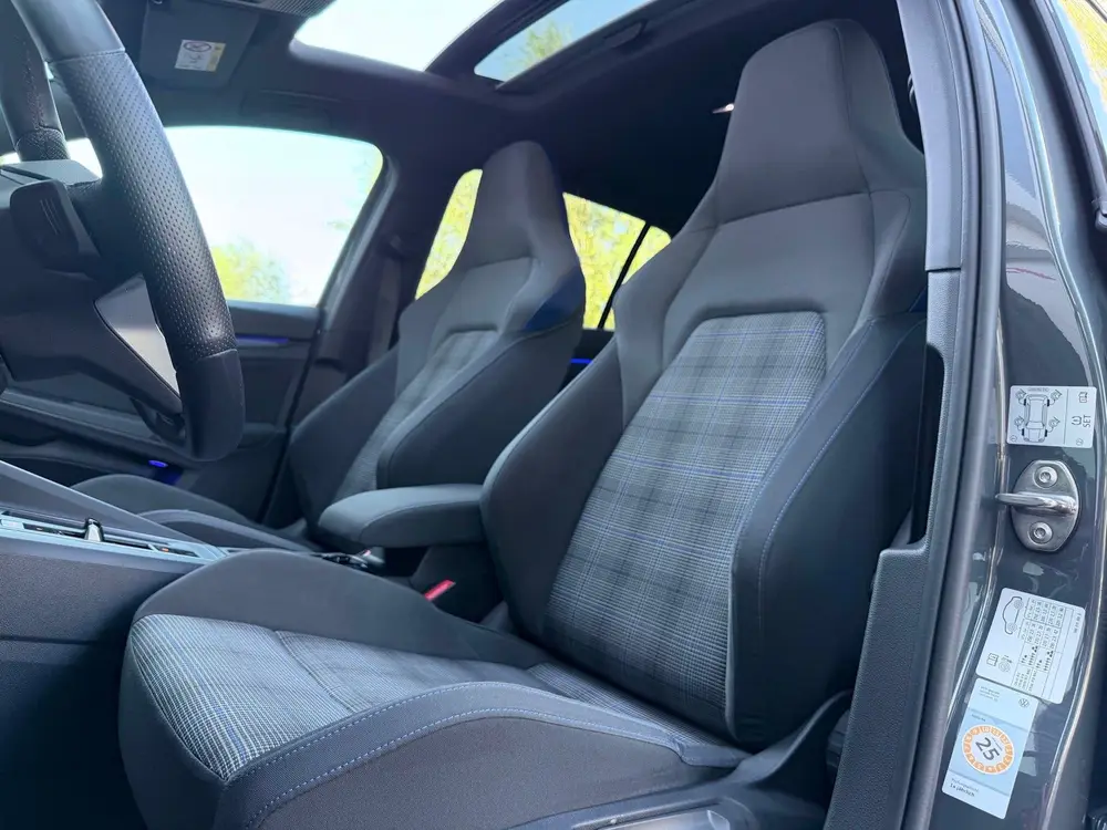 Volkswagen Golf 1.4 eHybrid GTE Pano/Matrix/HuD uit 2021, foto 11