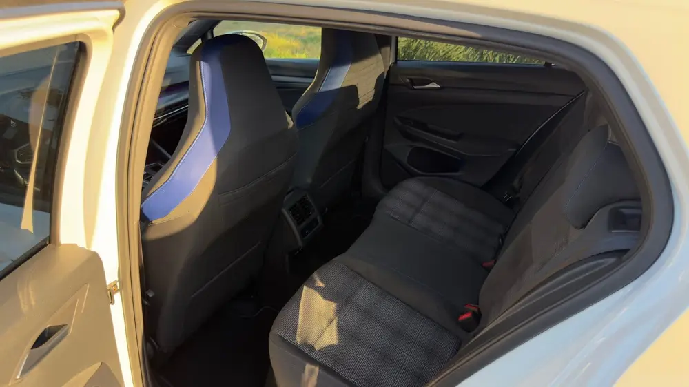 Volkswagen Golf 1.4 Ehybrid 245pk DSG 2021 Wit uit 2021, foto 13
