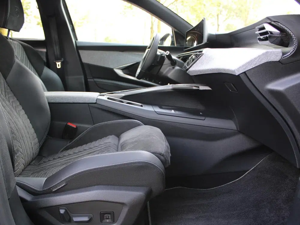 Peugeot 5008 1.2 Hybrid 136 GT 7p Automaat uit 2025, foto 7