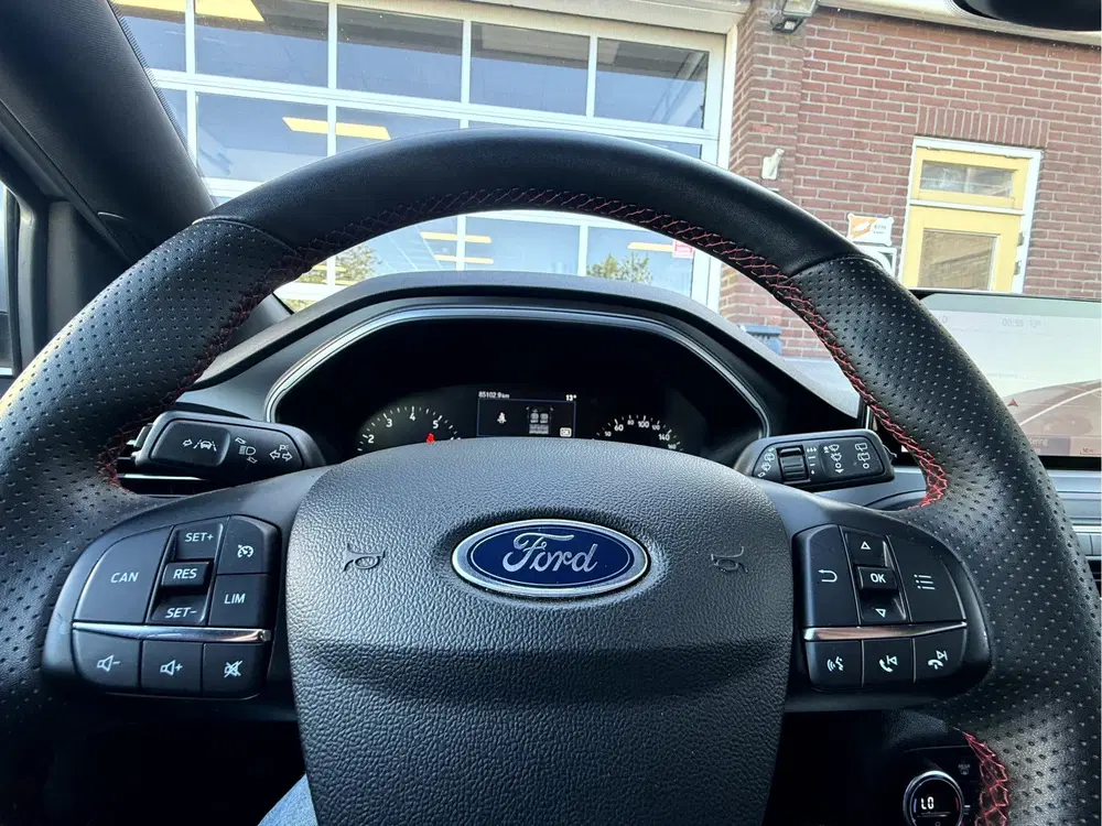 Ford Focus 1.0 EcoBoost Hybrid ST Line X Winterpakket uit 2022, foto 12