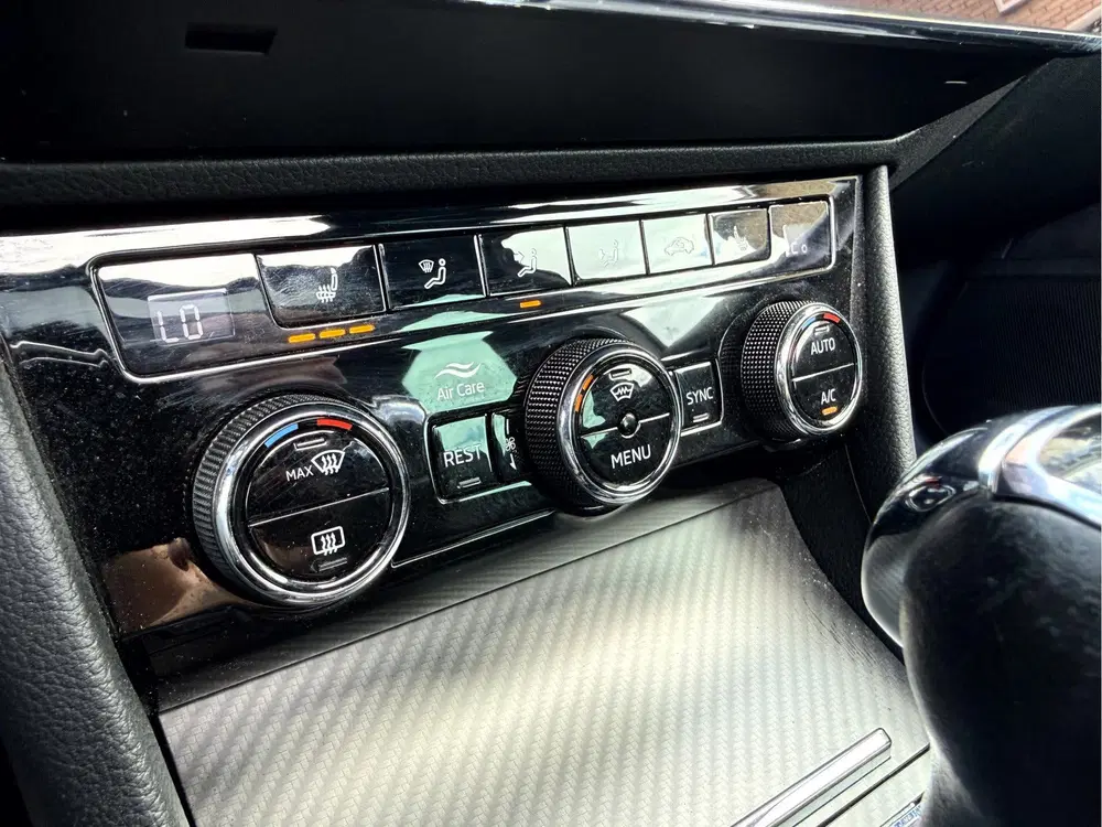 Skoda Superb 1.4 TSI iV Sportline Business Panoramadak uit 2021, foto 11