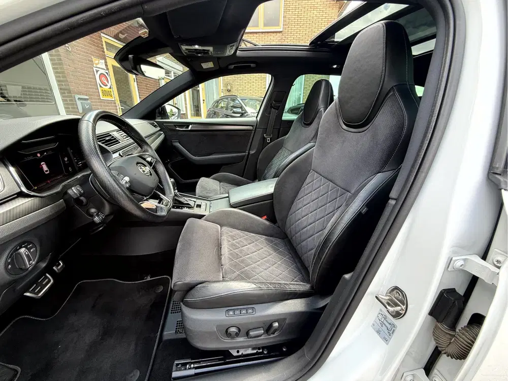 Skoda Superb 1.4 TSI iV Sportline Business Panoramadak uit 2021, foto 4
