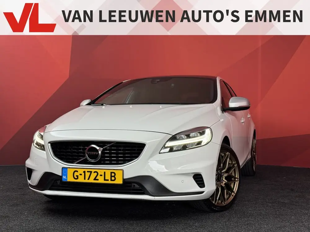 Volvo V40 1.5 T3 Polar+ Sport R-design | Carplay | Pano | St uit 2019