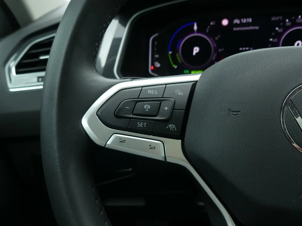 Volkswagen Tiguan 1.4 TSI eHybrid Business+ / PANO uit 2021, foto 11