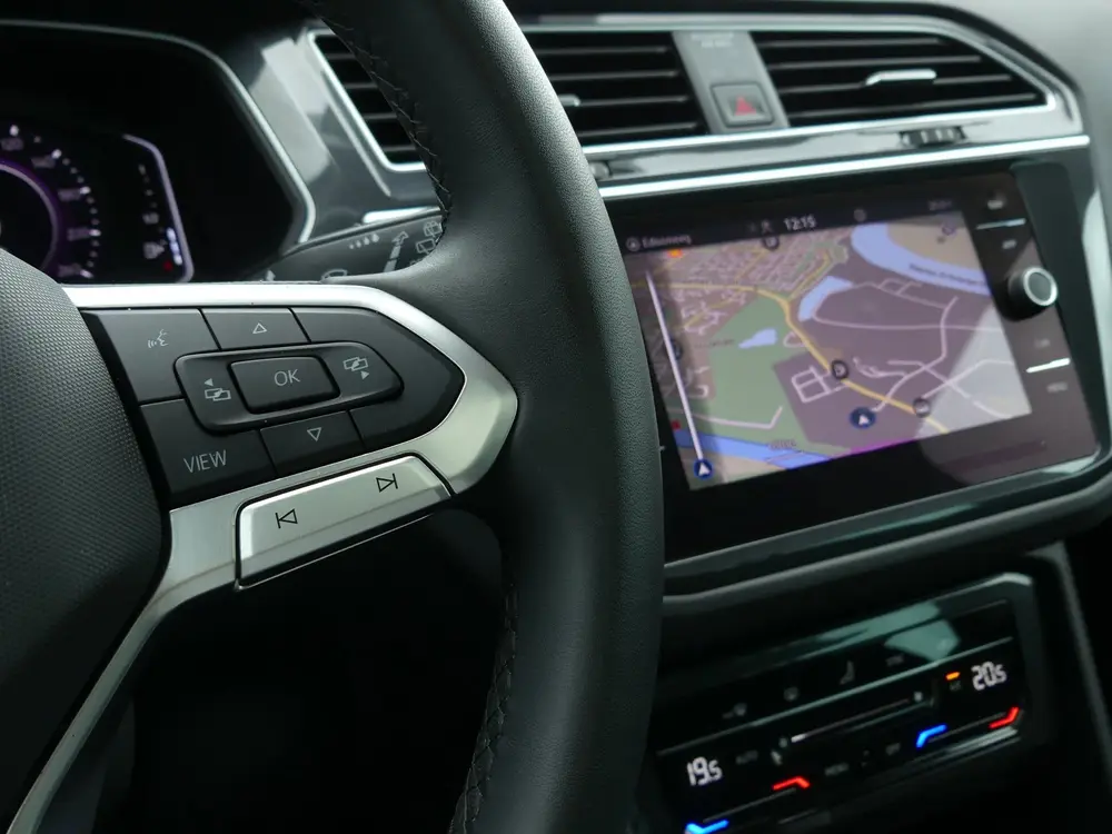Volkswagen Tiguan 1.4 TSI eHybrid Business+ / PANO uit 2021, foto 12