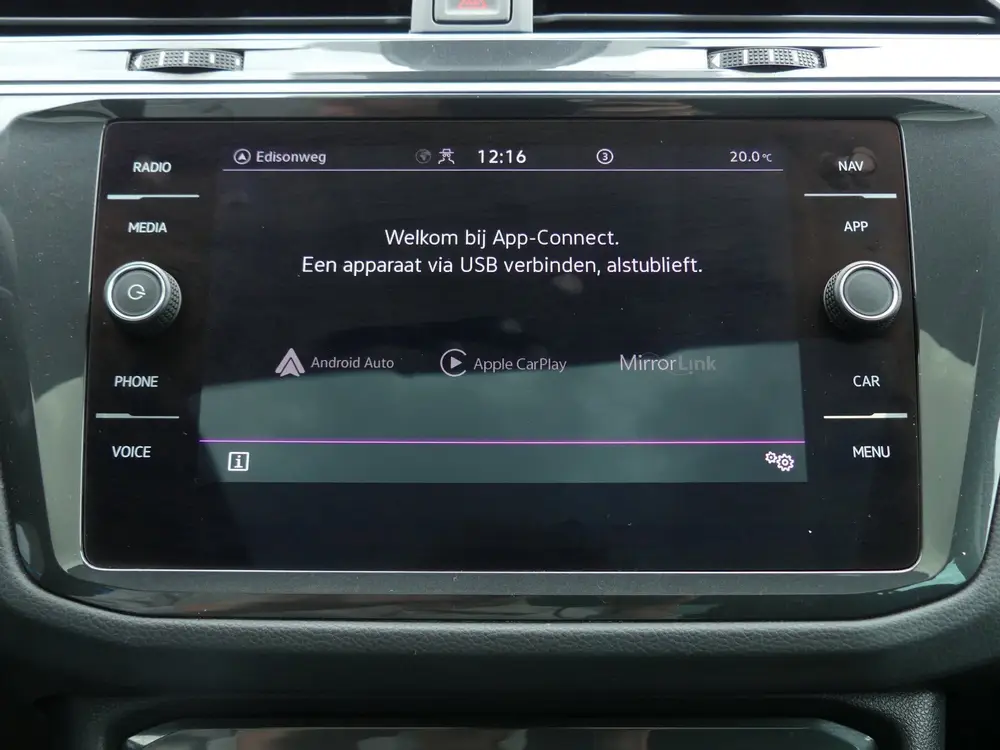 Volkswagen Tiguan 1.4 TSI eHybrid Business+ / PANO uit 2021, foto 15