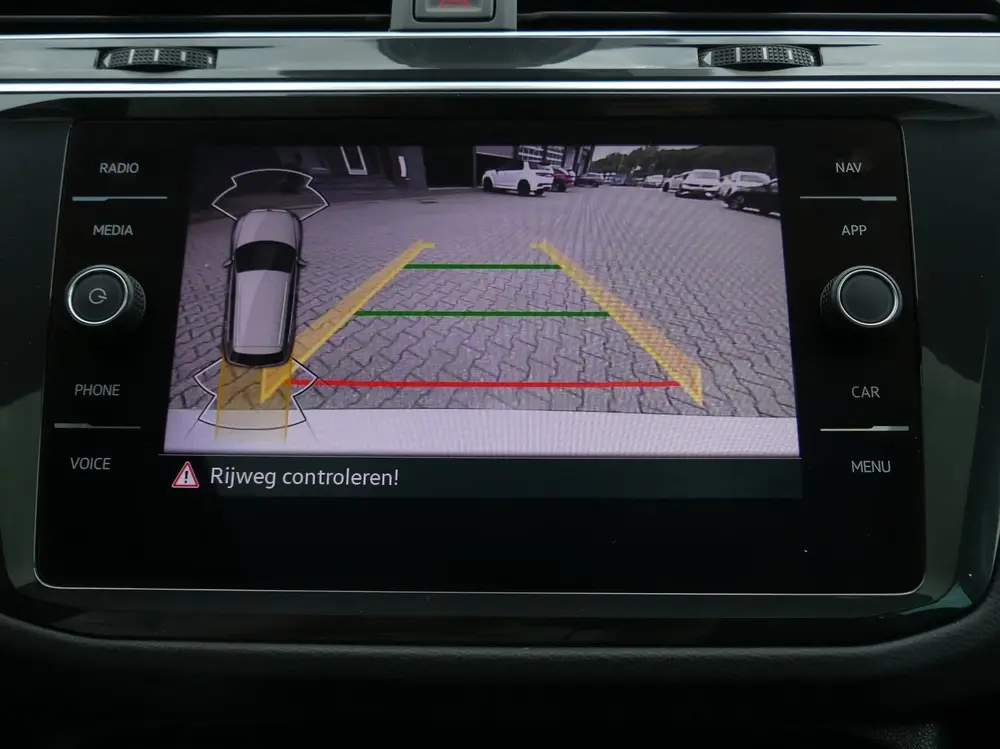 Volkswagen Tiguan 1.4 TSI eHybrid Business+ / PANO uit 2021, foto 16