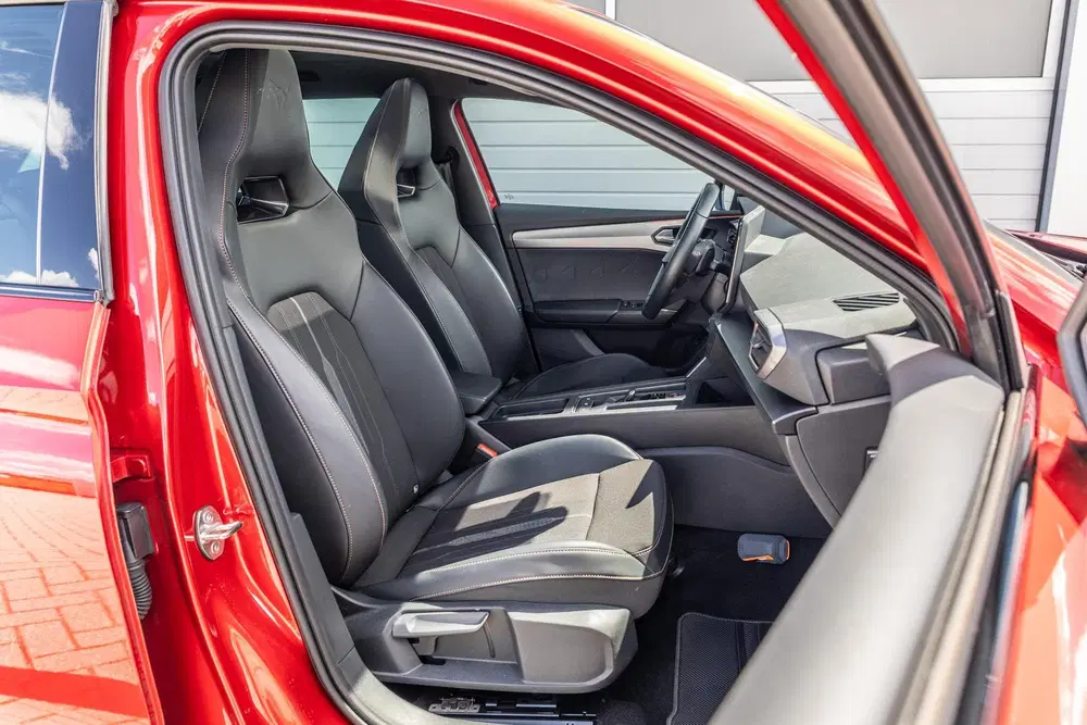 Cupra Leon 1.4 e-Hybrid 204pk Business uit 2022, foto 16