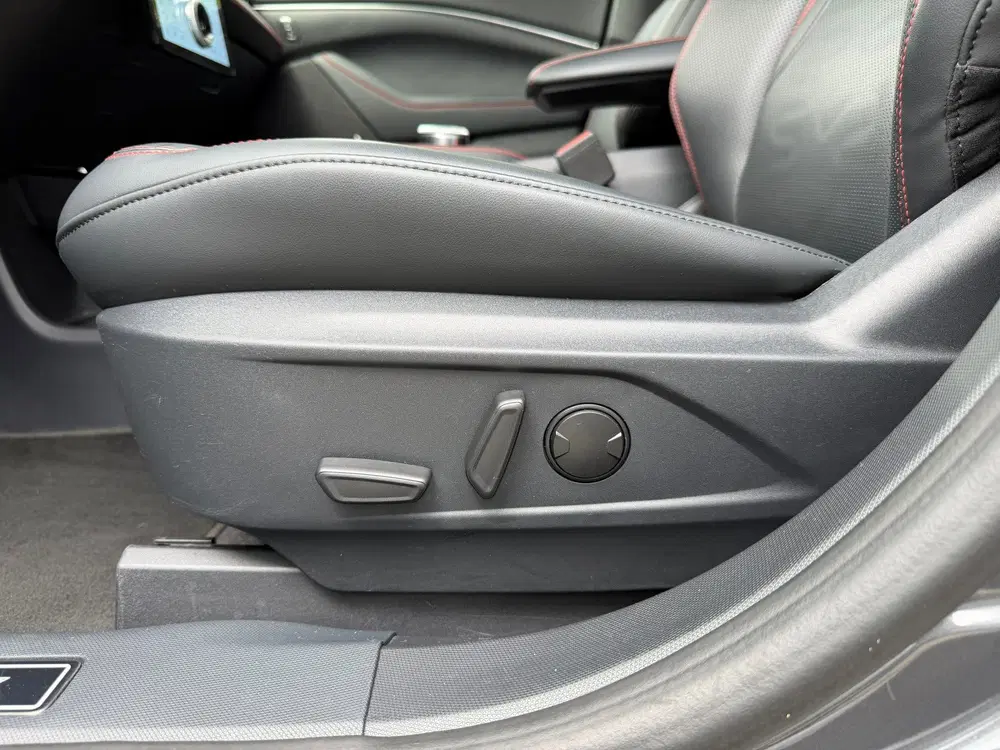 Ford Mustang Mach-E Extended First Edition AWD 98 kWh SOH 94 uit 2021, foto 12