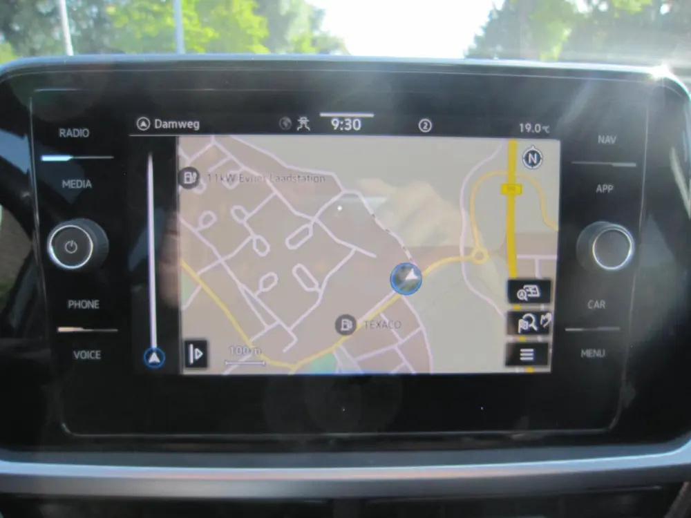 Volkswagen T-Roc 1.0 TSI Life Navi cam uit 2022, foto 13