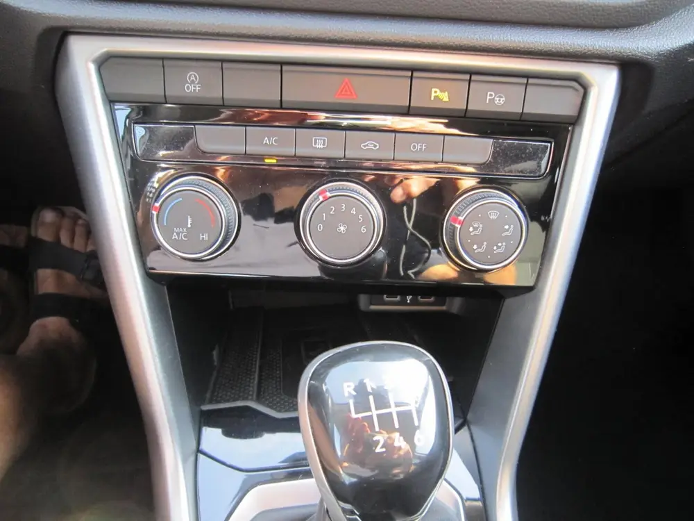 Volkswagen T-Roc 1.0 TSI Life Navi cam uit 2022, foto 14