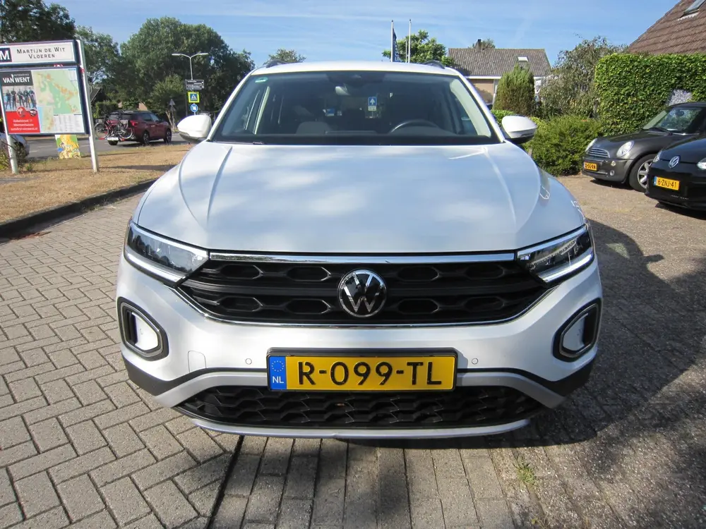 Volkswagen T-Roc 1.0 TSI Life Navi cam uit 2022, foto 2