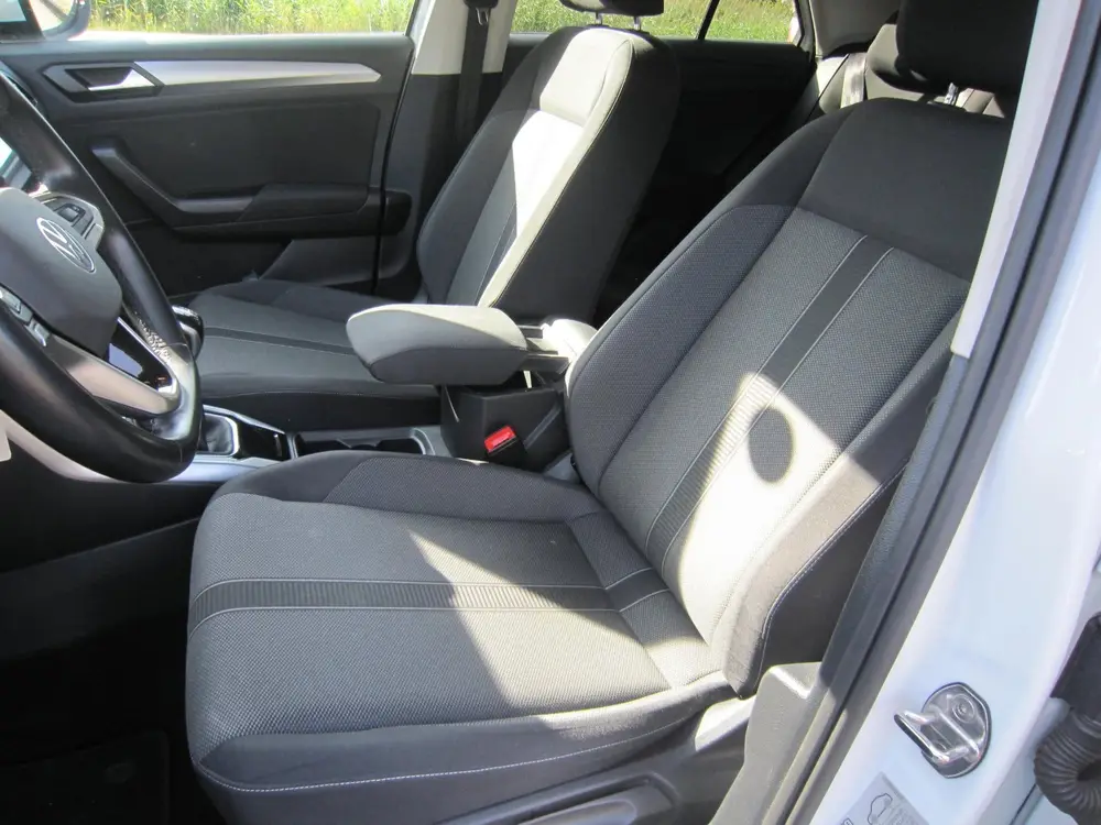 Volkswagen T-Roc 1.0 TSI Life Navi cam uit 2022, foto 8