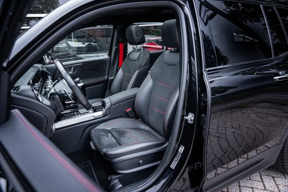 Mercedes-Benz GLB AMG 35 4MATIC uit 2023, foto 13