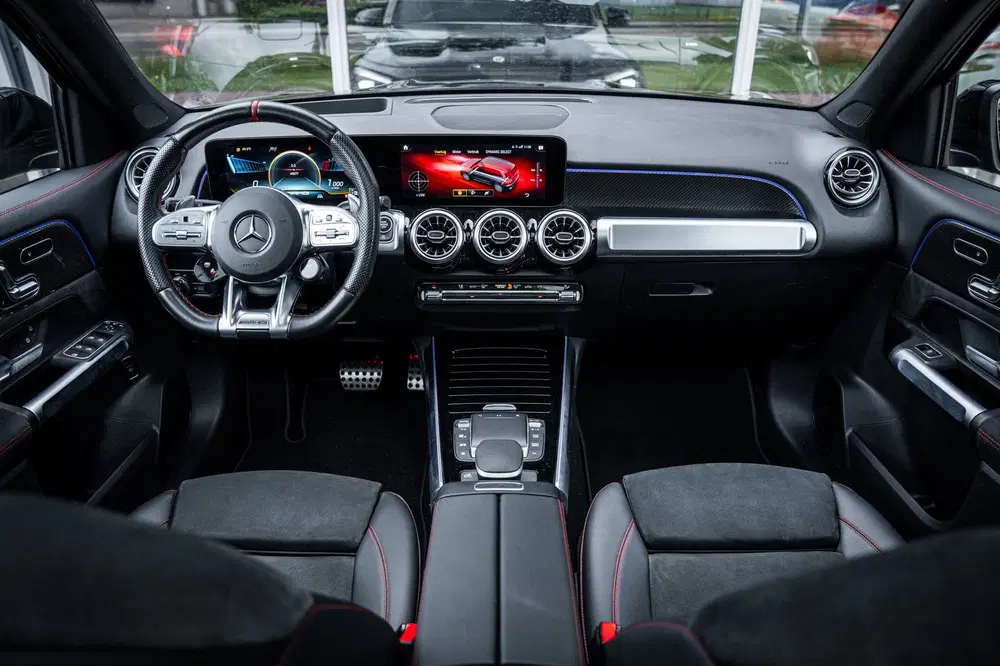Mercedes-Benz GLB AMG 35 4MATIC uit 2023, foto 2