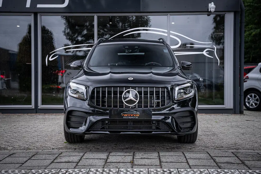 Mercedes-Benz GLB AMG 35 4MATIC uit 2023, foto 4
