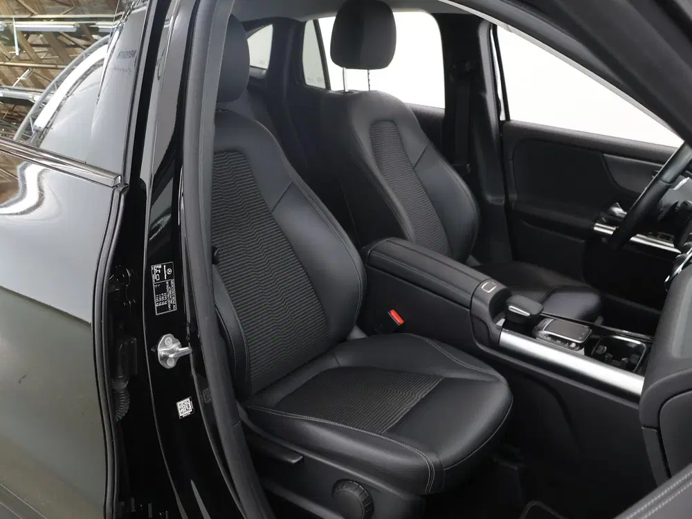 Mercedes-Benz GLA 250 e Business Line uit 2022, foto 10