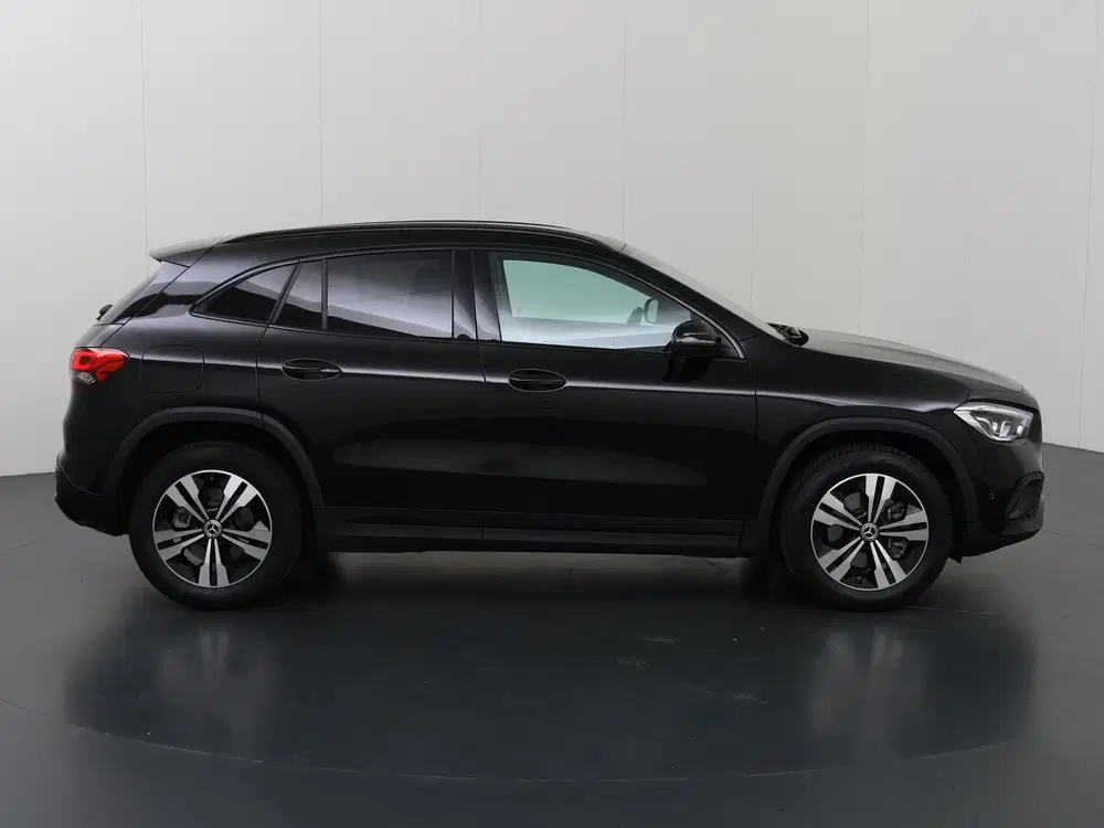 Mercedes-Benz GLA 250 e Business Line uit 2022, foto 6