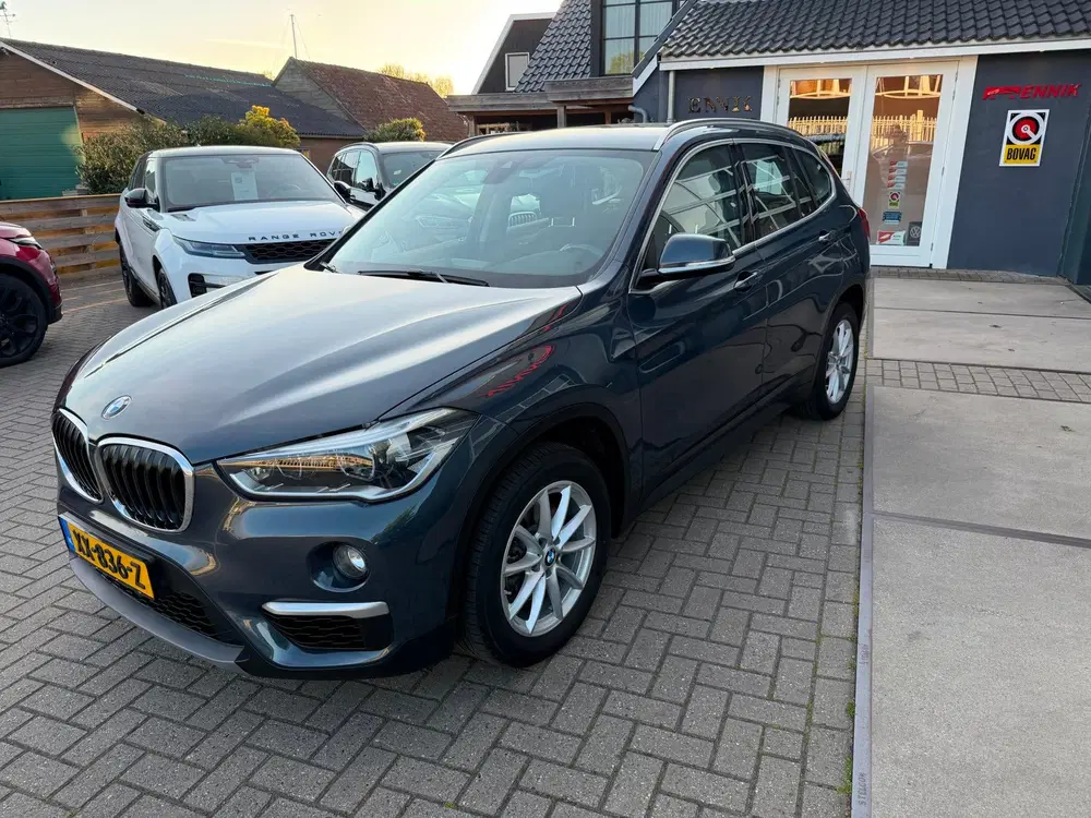 BMW X1 SDrive18i Executive Edition uit 2019, foto 12