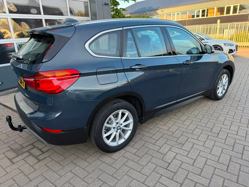 BMW X1 SDrive18i Executive Edition uit 2019, foto 8
