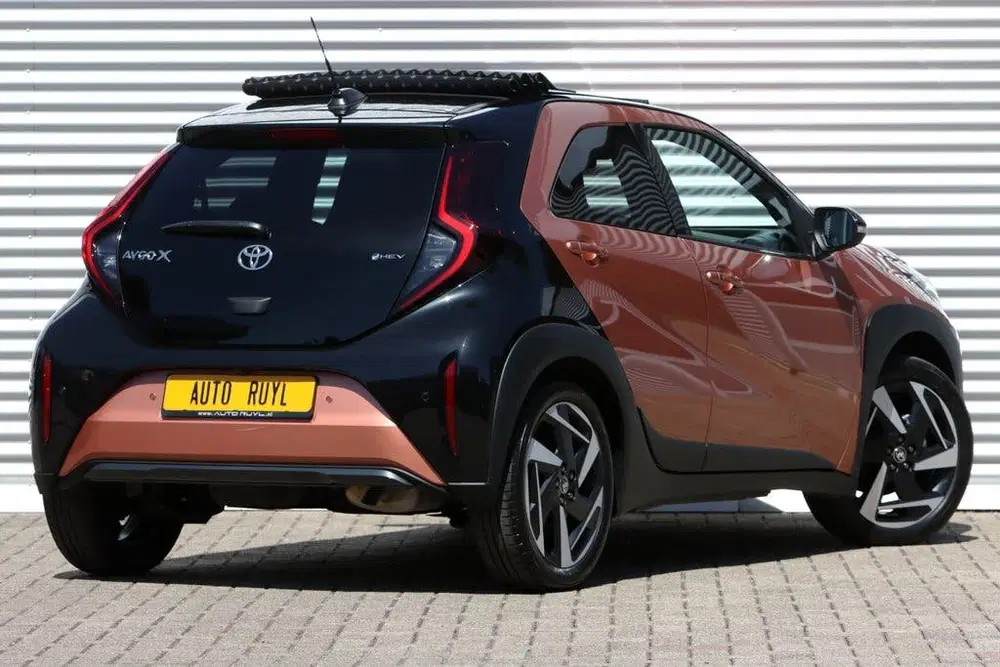 Toyota Aygo X Hybrid 115 Lounge Vouwdak uit 2025, foto 2