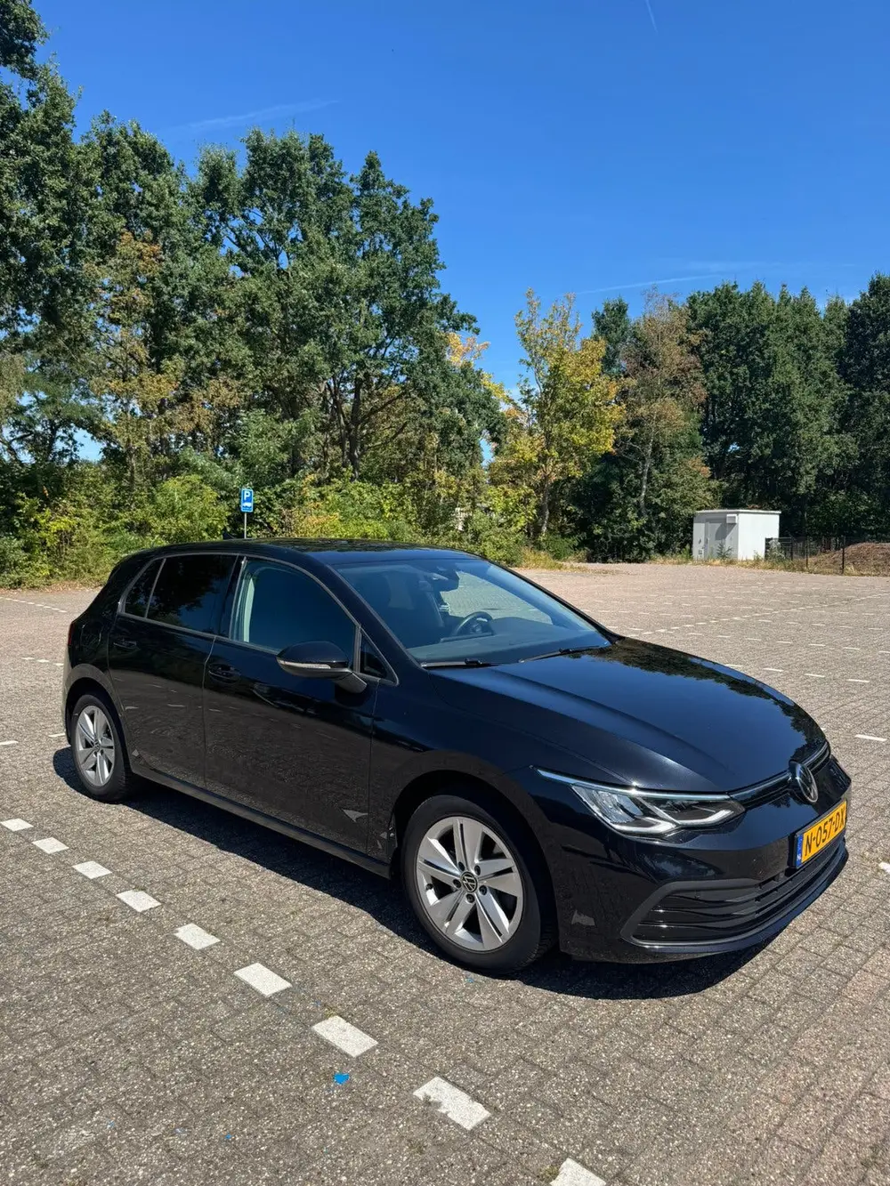 Volkswagen Golf 1.0 Etsi 110pk 7-DSG 2021 Zwart uit 2021, foto 3
