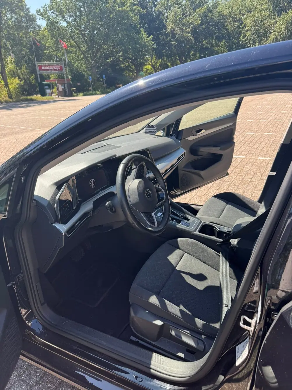 Volkswagen Golf 1.0 Etsi 110pk 7-DSG 2021 Zwart uit 2021, foto 9
