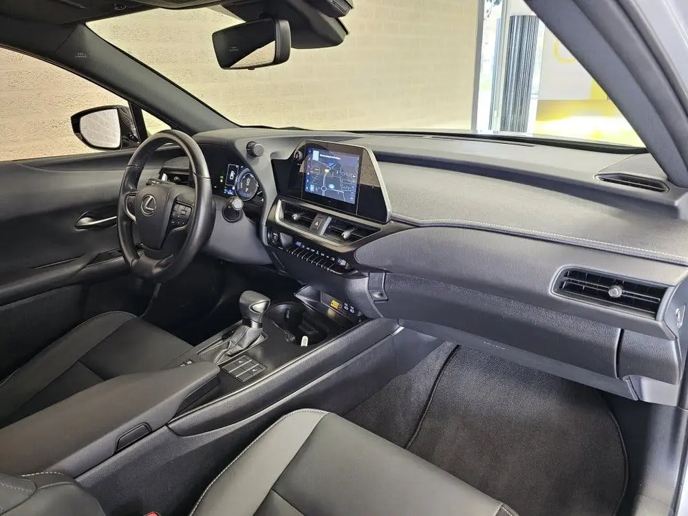 Lexus UX 250h F-Sport-Design Navi Camera Winterpakk uit 2024, foto 12