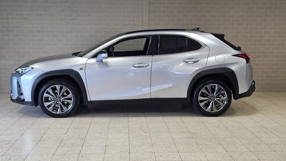 Lexus UX 250h F-Sport-Design Navi Camera Winterpakk uit 2024, foto 2