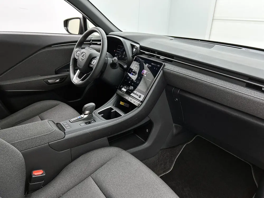 Lexus LBX 2WD Safety+Comfort Pack uit 2025, foto 6