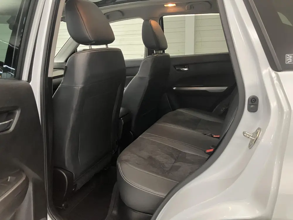 Suzuki Vitara 1.4 Boosterjet Stijl / Dealer Onderhouden / El uit 2019, foto 9