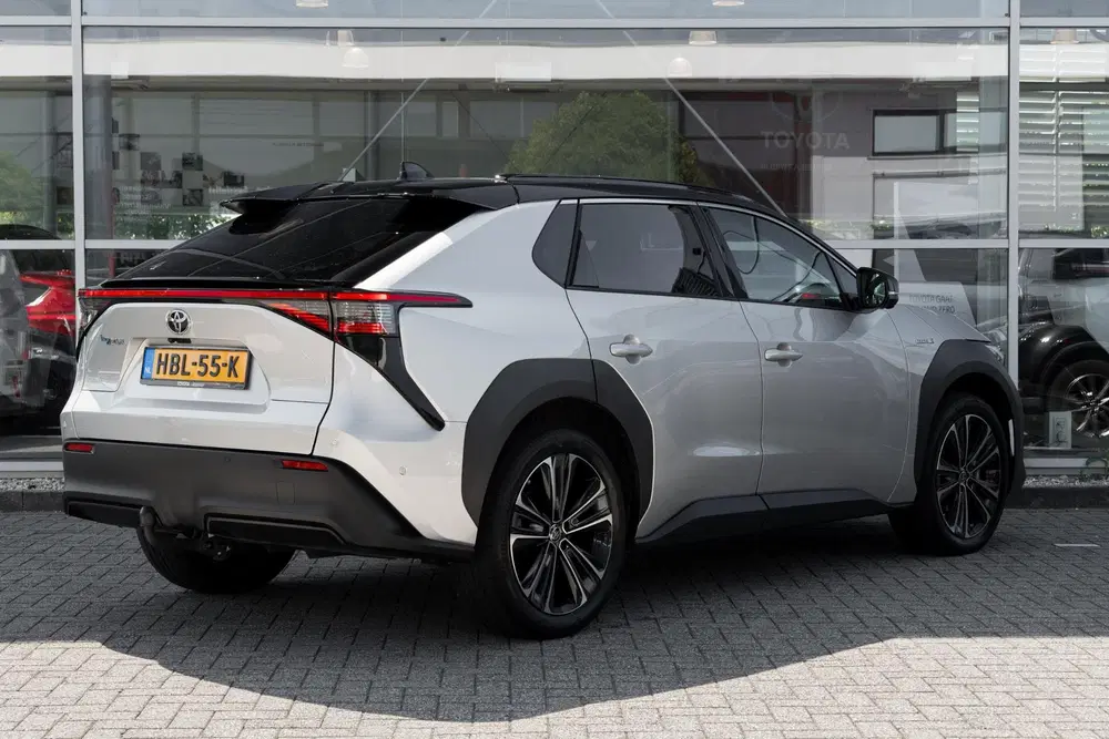Toyota bZ4X Premium 71 kWh uit 2025, foto 2
