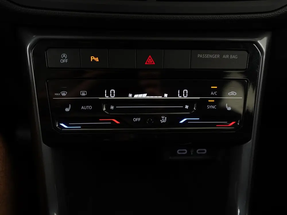 Volkswagen T-Cross 1.0 TSI Style | Trekhaak | Camera | Stoel uit 2022, foto 12