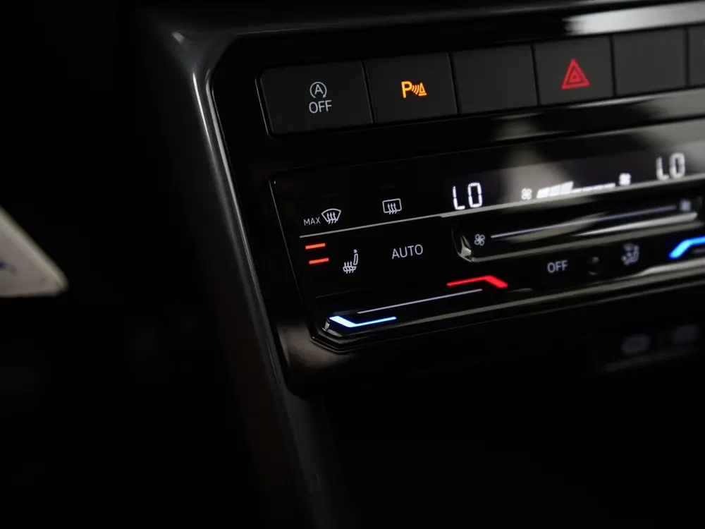 Volkswagen T-Cross 1.0 TSI Style | Trekhaak | Camera | Stoel uit 2022, foto 13
