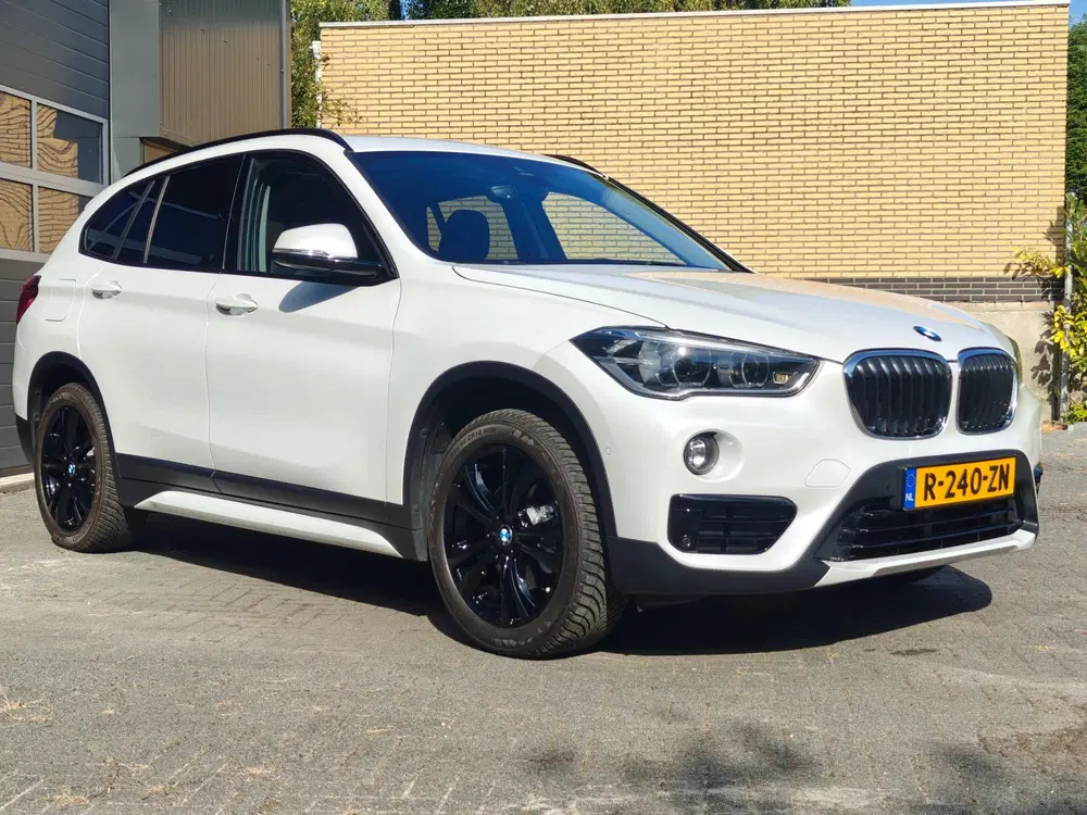 BMW X1 SDrive18i High Executive headup pano leer uit 2019, foto 4