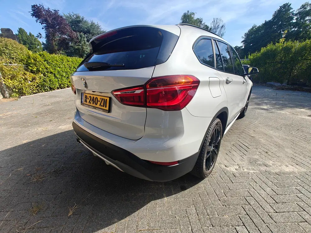 BMW X1 SDrive18i High Executive headup pano leer uit 2019, foto 6