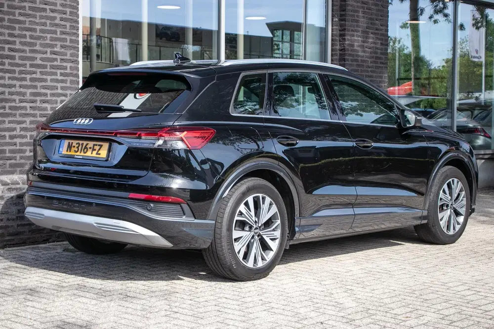 Audi Q4 e-tron 40 Launch edition Advanced 77 kWh uit 2021, foto 2