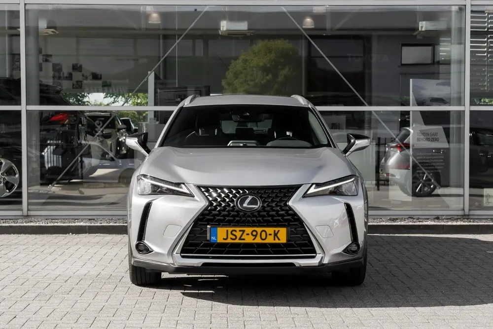 Lexus UX 250h uit 2023, foto 13