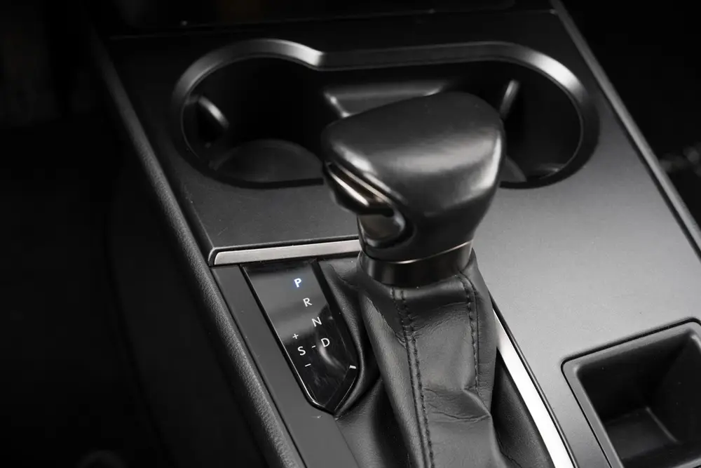 Lexus UX 250h uit 2023, foto 16