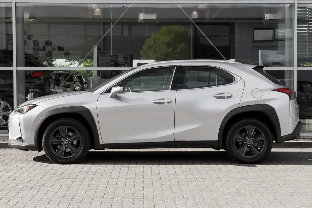 Lexus UX 250h uit 2023, foto 9