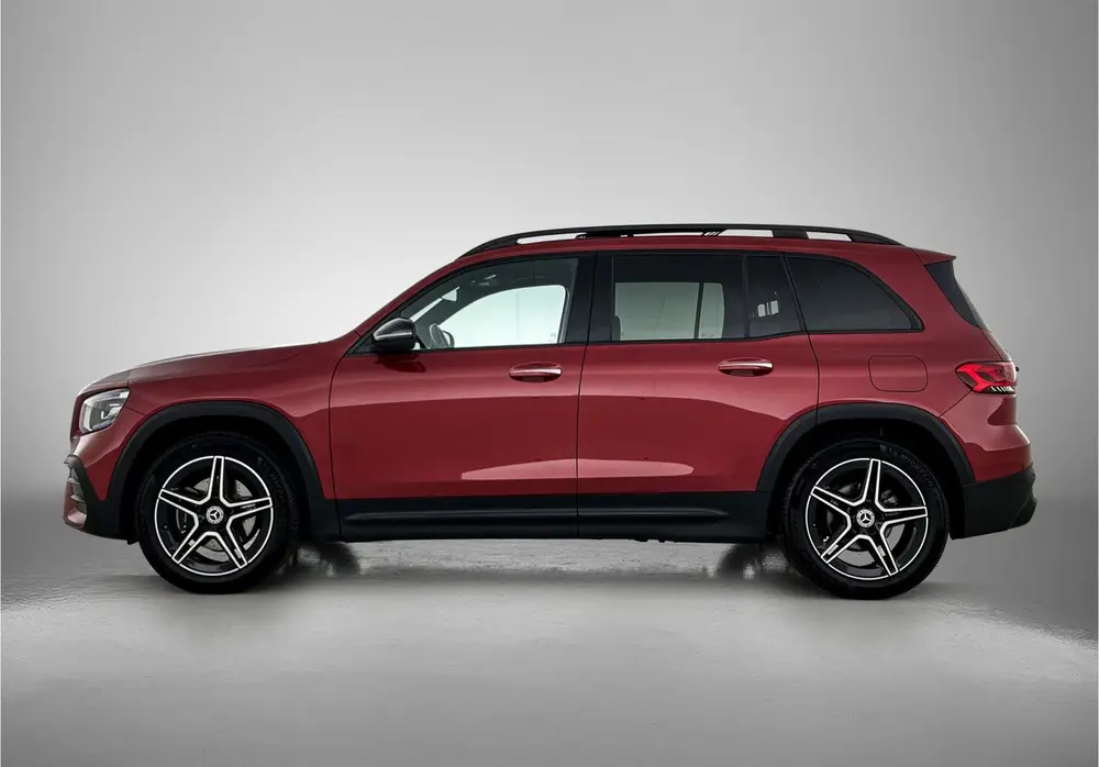 Mercedes-Benz GLB 200 Business Solution AMG uit 2023, foto 3