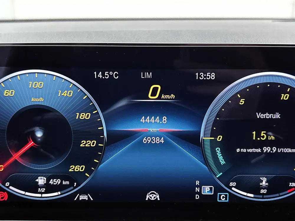 Mercedes-Benz GLB 200 Business Solution AMG uit 2023, foto 6