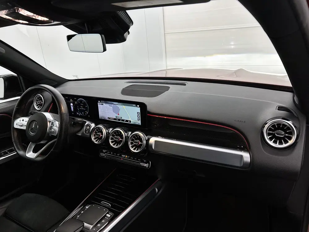 Mercedes-Benz GLB 200 Business Solution AMG uit 2023, foto 7