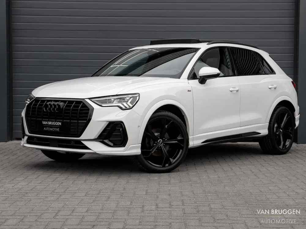 Audi Q3 35 TFSI S-Line Pano Sfeer Camera E-Stoel B uit 2022