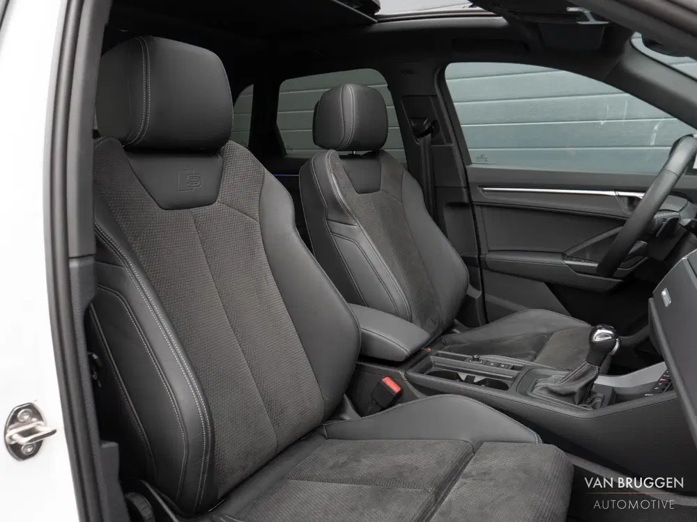 Audi Q3 35 TFSI S-Line Pano Sfeer Camera E-Stoel B uit 2022, foto 16