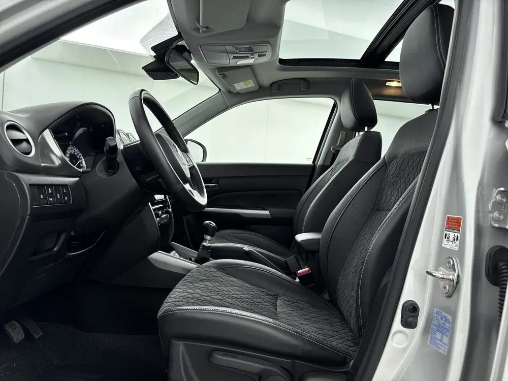 Suzuki Vitara 1.4 Boosterjet Style Smart Hybrid uit 2024, foto 16
