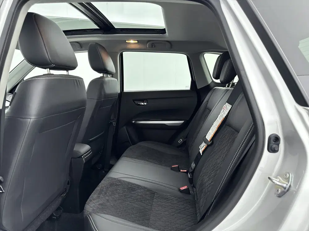 Suzuki Vitara 1.4 Boosterjet Style Smart Hybrid uit 2024, foto 17
