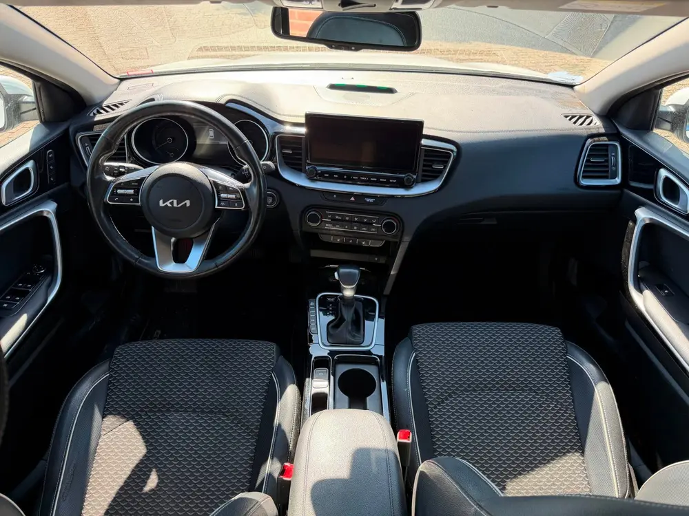 Kia Ceed 1.6 GDI PHEV ACC I Blindspot I Lane-Ass uit 2022, foto 2