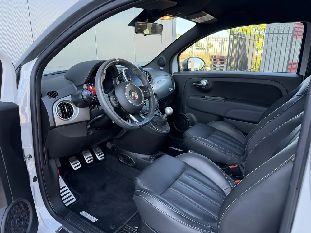 Abarth 595 1.4 T-Jet Turismo 70th Anniversary BEATS | 1e EIG uit 2019, foto 10