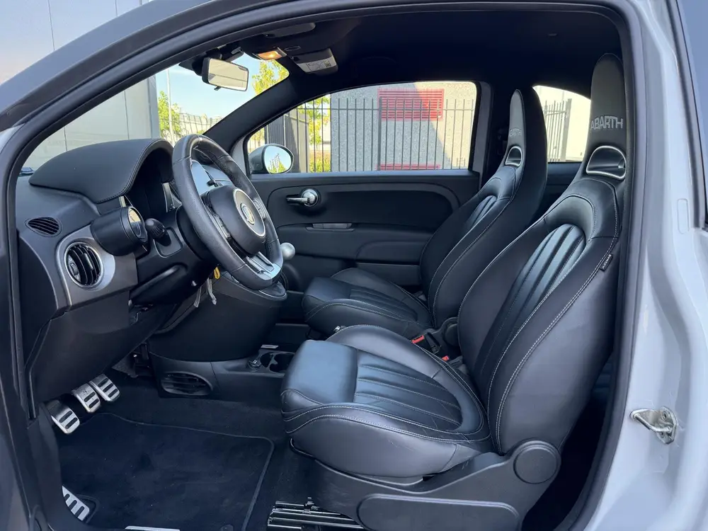 Abarth 595 1.4 T-Jet Turismo 70th Anniversary BEATS | 1e EIG uit 2019, foto 11